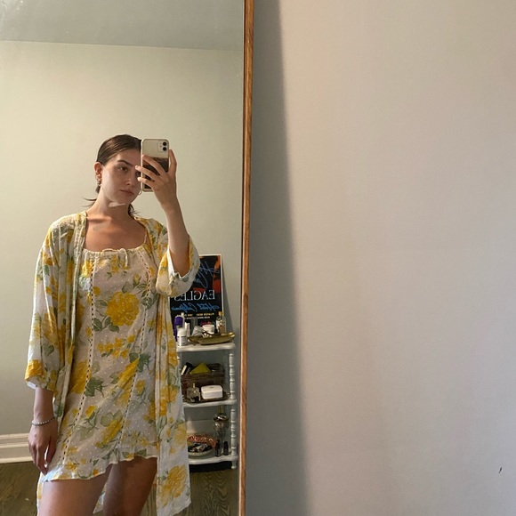 Two piece set - Picture 3 of 6